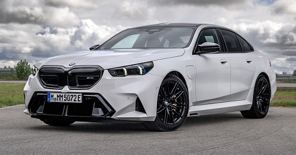 M5 (Sedan)