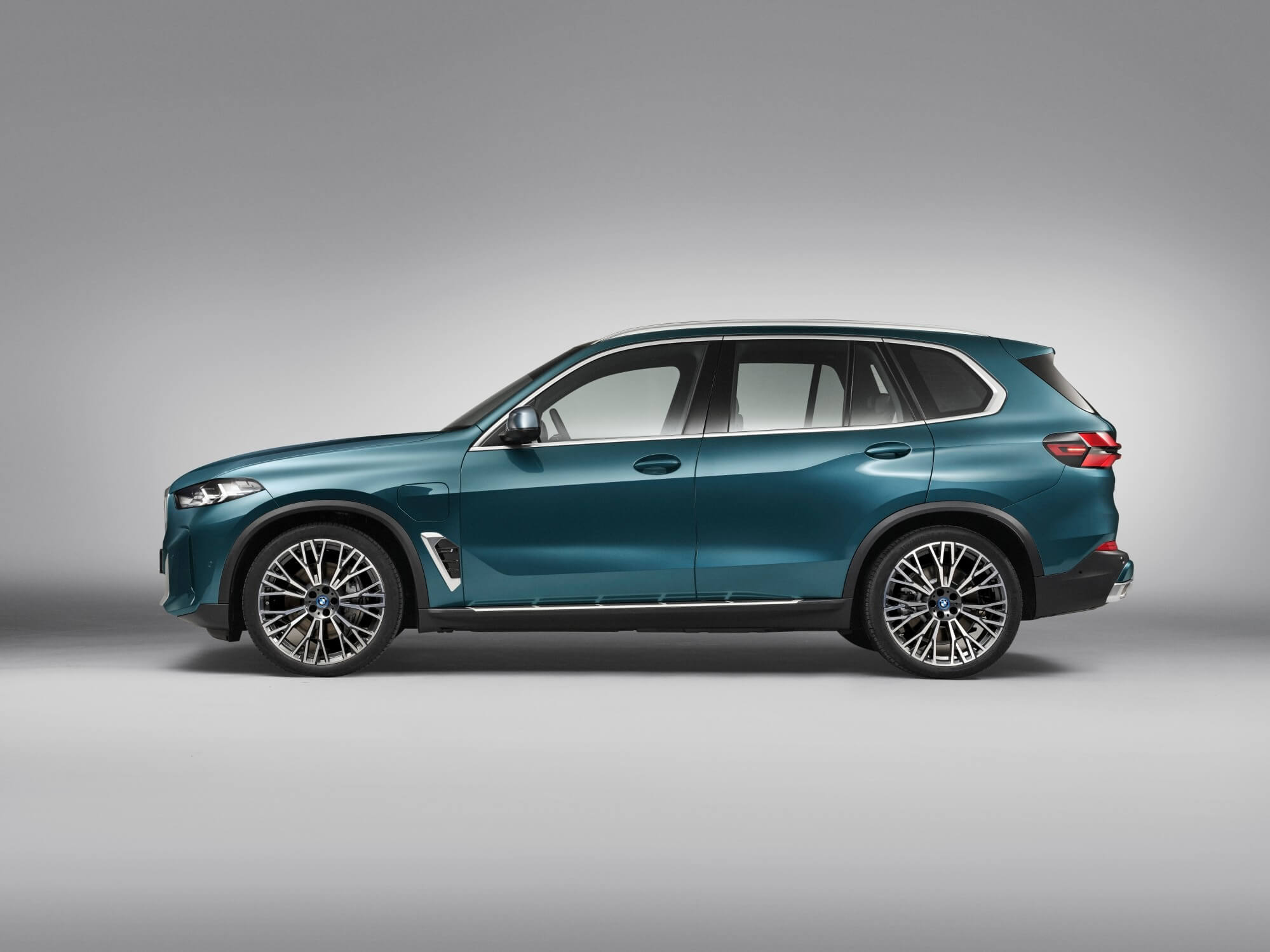 BMW X5 xDrive facelift 2023, sport 4wd, carspec, curb weight, technical specifications, horse power 